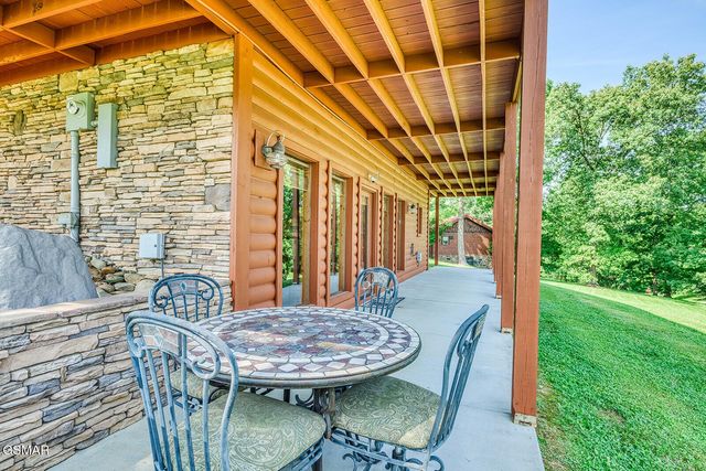 2028 Piney Overlook Lane, Sevierville, TN 37862