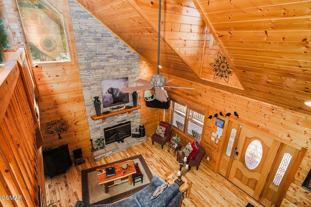 2028 Piney Overlook Lane, Sevierville, TN 37862