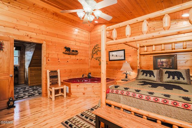 2028 Piney Overlook Lane, Sevierville, TN 37862