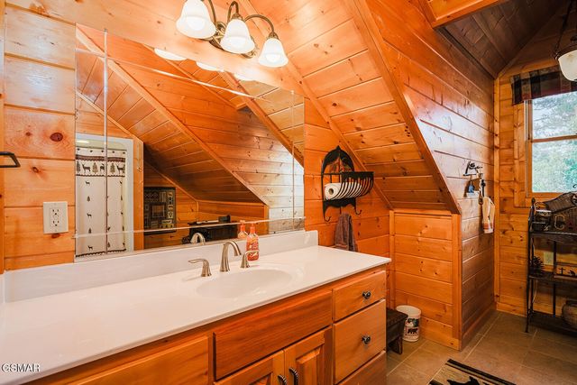 2028 Piney Overlook Lane, Sevierville, TN 37862