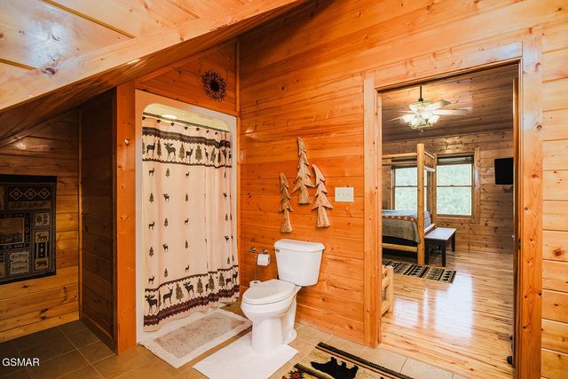 2028 Piney Overlook Lane, Sevierville, TN 37862