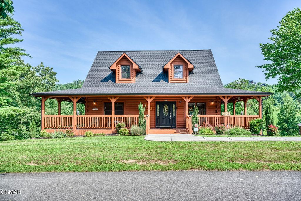2028 Piney Overlook Lane, Sevierville, TN 37862
