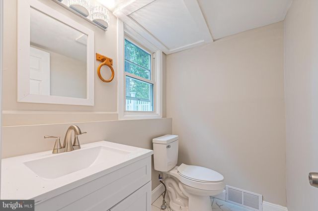 1575 S MYRTLE ST, Vineland, NJ 08360
