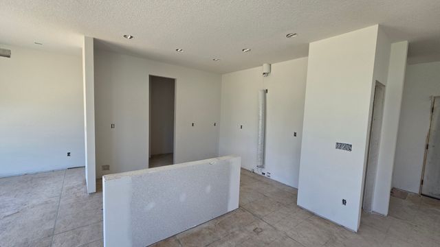 15211 Springbrook Trail, Urbandale, IA 50323