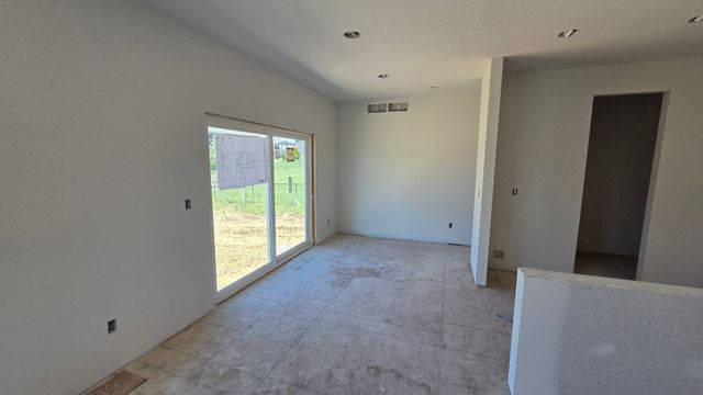 15211 Springbrook Trail, Urbandale, IA 50323