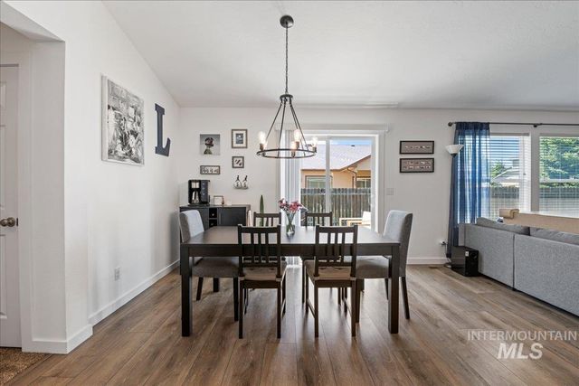 645 SW Nugget St, Mountain Home, ID 83647