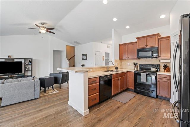 645 SW Nugget St, Mountain Home, ID 83647