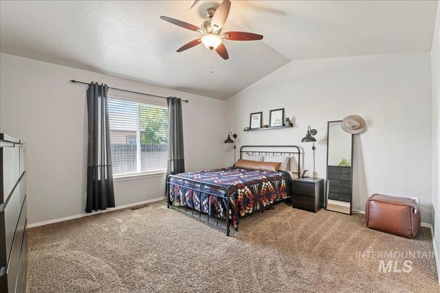 645 SW Nugget St, Mountain Home, ID 83647
