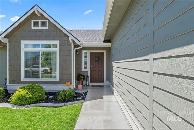 645 SW Nugget St, Mountain Home, ID 83647