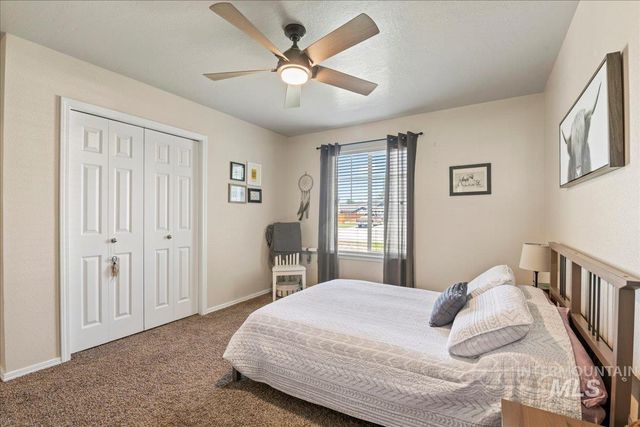 645 SW Nugget St, Mountain Home, ID 83647