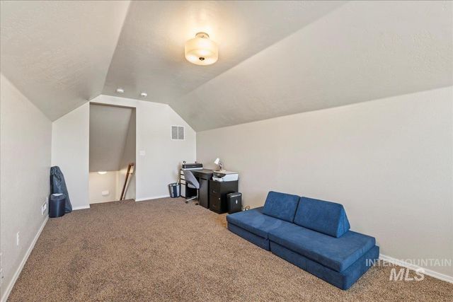 645 SW Nugget St, Mountain Home, ID 83647
