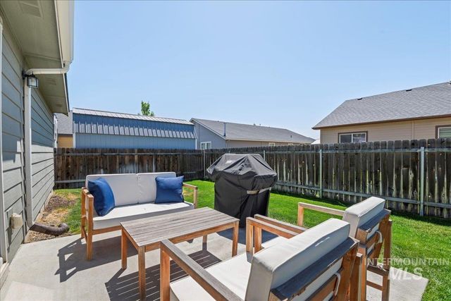 645 SW Nugget St, Mountain Home, ID 83647