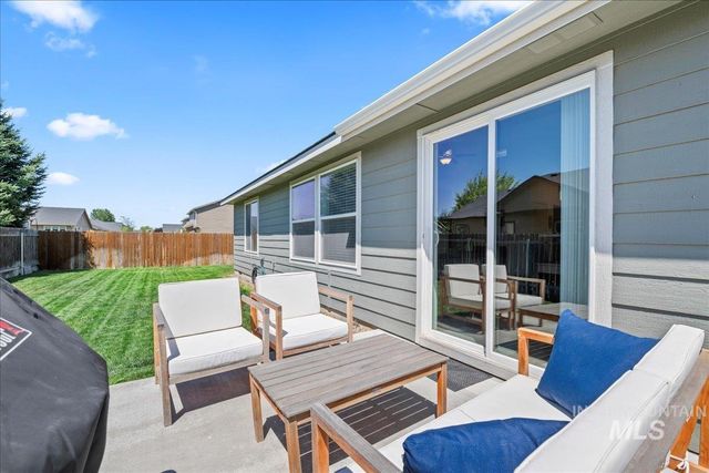 645 SW Nugget St, Mountain Home, ID 83647