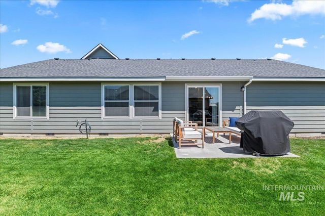 645 SW Nugget St, Mountain Home, ID 83647