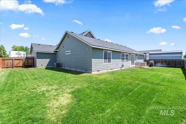 645 SW Nugget St, Mountain Home, ID 83647