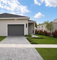 2285 Highland Avenue, Melbourne, FL 32935