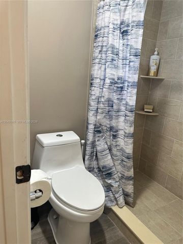 4025 Pine Ridge Ln, Weston, FL 33331