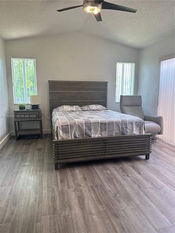 4025 Pine Ridge Ln, Weston, FL 33331