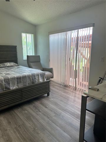 4025 Pine Ridge Ln, Weston, FL 33331