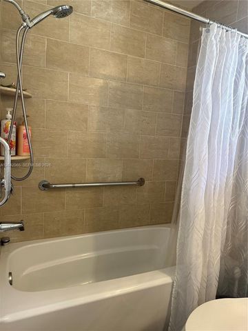 4025 Pine Ridge Ln, Weston, FL 33331