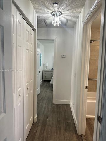 4025 Pine Ridge Ln, Weston, FL 33331