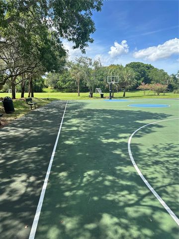 4025 Pine Ridge Ln, Weston, FL 33331