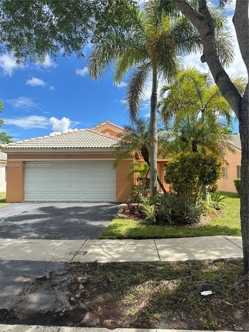 4025 Pine Ridge Ln, Weston, FL 33331