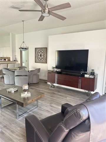 4025 Pine Ridge Ln, Weston, FL 33331