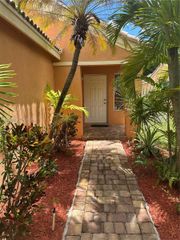 4025 Pine Ridge Ln, Weston, FL 33331