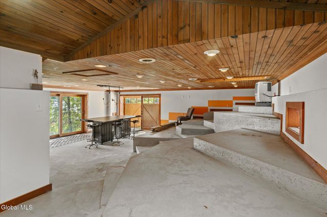 34 Westover Loop, Lake George, NY 12845