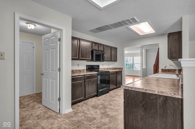 10187 Hatherley Way, Fishers, IN 46037