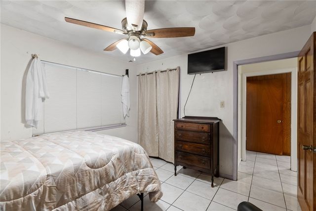 1302 Aswan Dr, Corpus Christi, TX 78412