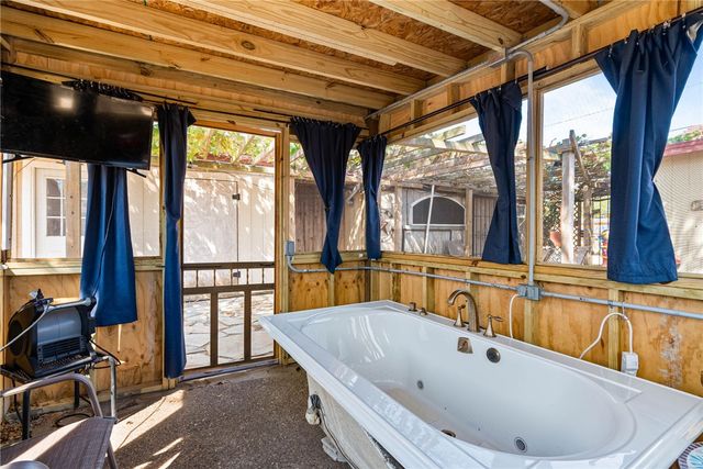 1302 Aswan Dr, Corpus Christi, TX 78412