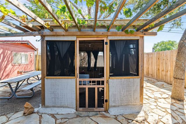 1302 Aswan Dr, Corpus Christi, TX 78412