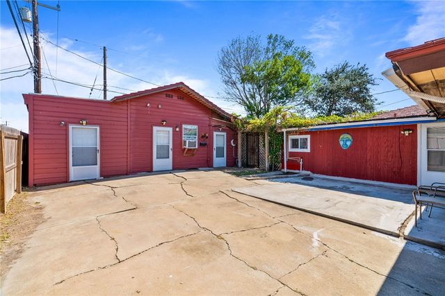 1302 Aswan Dr, Corpus Christi, TX 78412