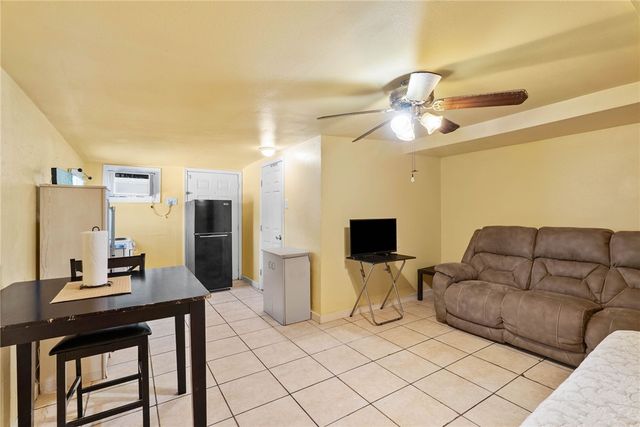 1302 Aswan Dr, Corpus Christi, TX 78412