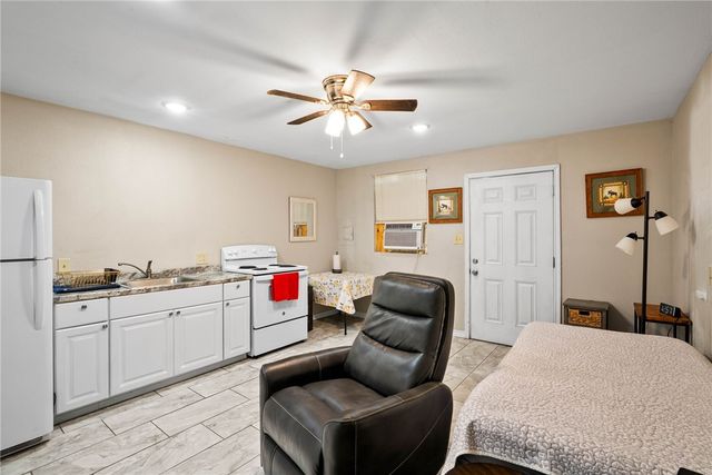 1302 Aswan Dr, Corpus Christi, TX 78412