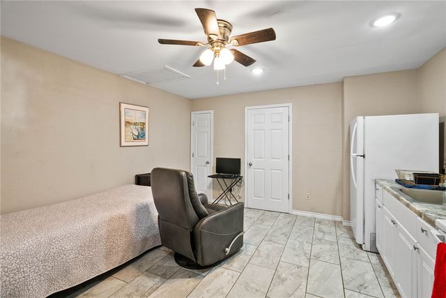 1302 Aswan Dr, Corpus Christi, TX 78412