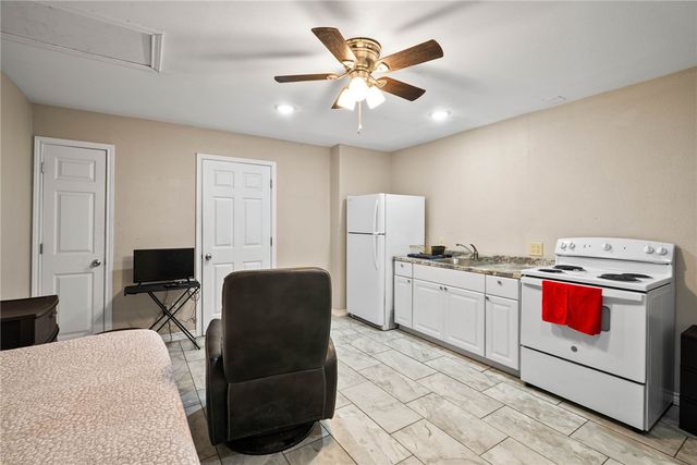 1302 Aswan Dr, Corpus Christi, TX 78412