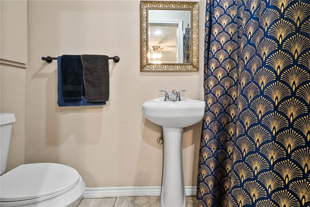 1302 Aswan Dr, Corpus Christi, TX 78412