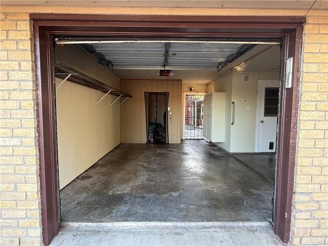 1302 Aswan Dr, Corpus Christi, TX 78412