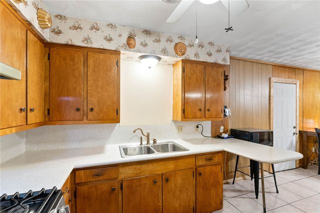 1302 Aswan Dr, Corpus Christi, TX 78412