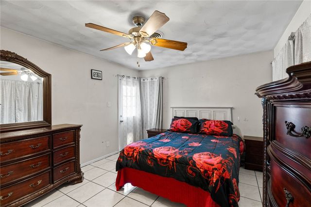 1302 Aswan Dr, Corpus Christi, TX 78412