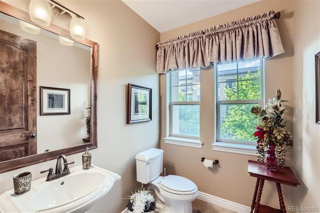 10104 Inverness Main Street, Englewood, CO 80112
