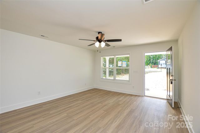 613 Elm Street, Mount Holly, NC 28120