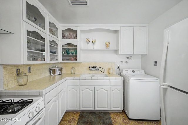 3703 W LEWIS Avenue, Phoenix, AZ 85009