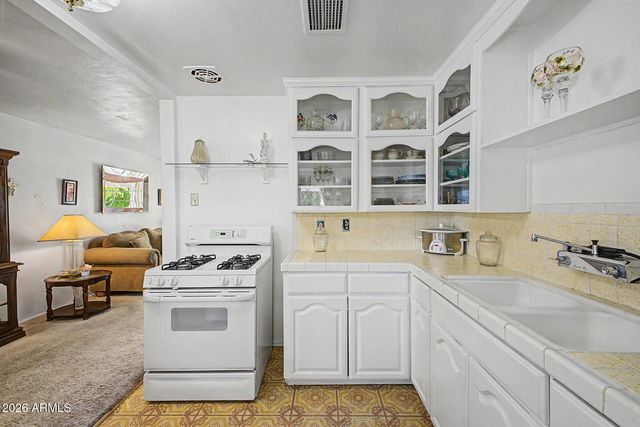 3703 W LEWIS Avenue, Phoenix, AZ 85009