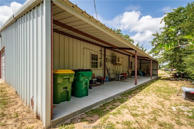 148 Fairway Circle, Hilltop Lakes, TX 77871