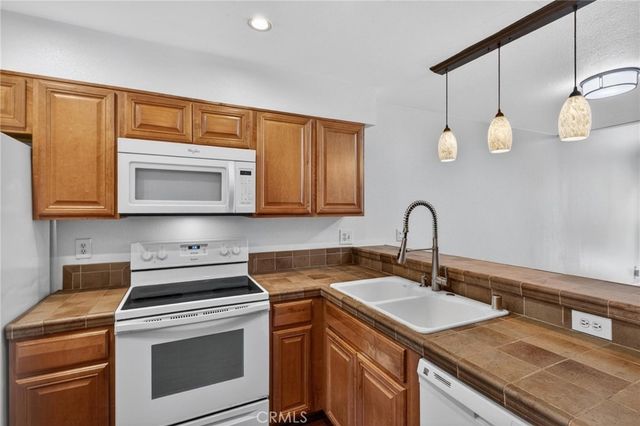 25659 Pine Creek LN, Wilmington, CA 90744