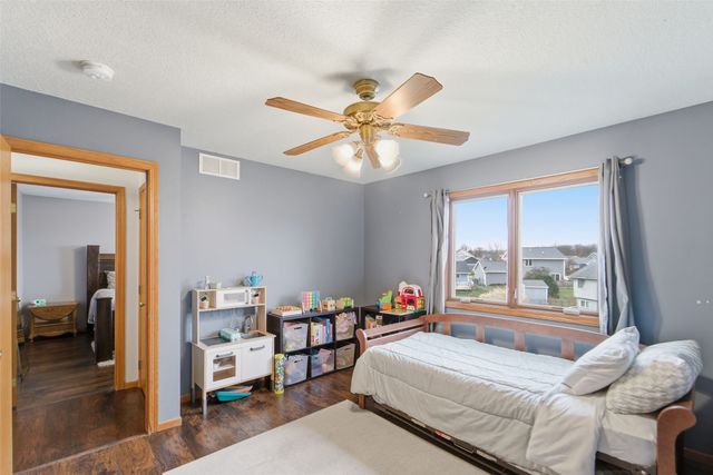 2704 River Ridge Road, Des Moines, IA 50320